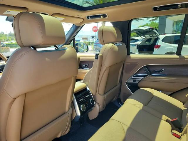 2026 Land Rover Range Rover P550e SE