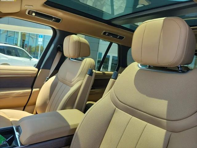 2026 Land Rover Range Rover P550e SE