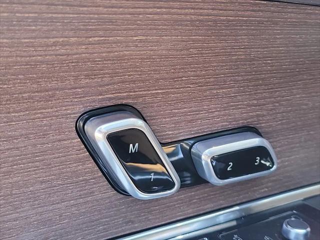 2026 Land Rover Range Rover P550e SE