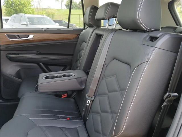 2026 Volkswagen Atlas SE with Technology