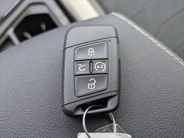 2026 Volkswagen Taos SE