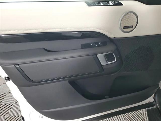 2023 Land Rover Discovery P360 Metropolitan Edition