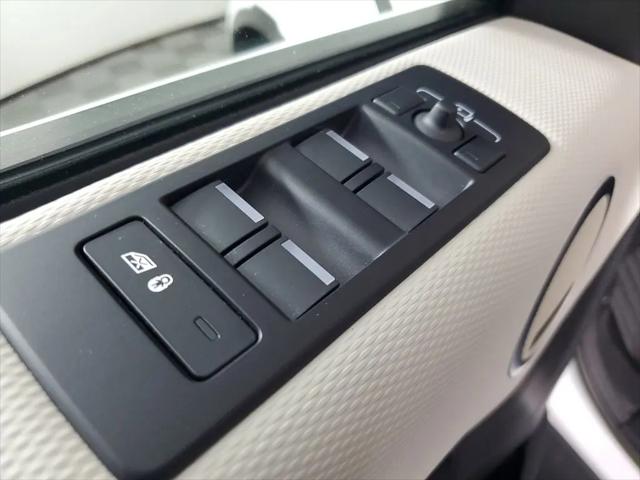 2023 Land Rover Discovery P360 Metropolitan Edition