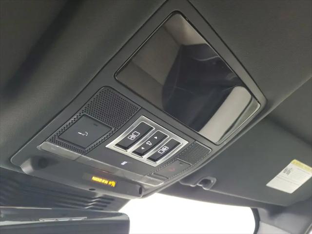 2023 Land Rover Discovery P360 Metropolitan Edition