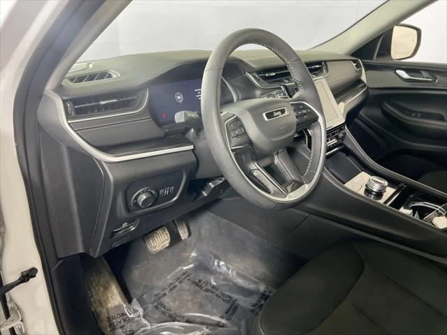 2023 Jeep Grand Cherokee Laredo 4x4