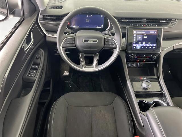 2023 Jeep Grand Cherokee Laredo 4x4