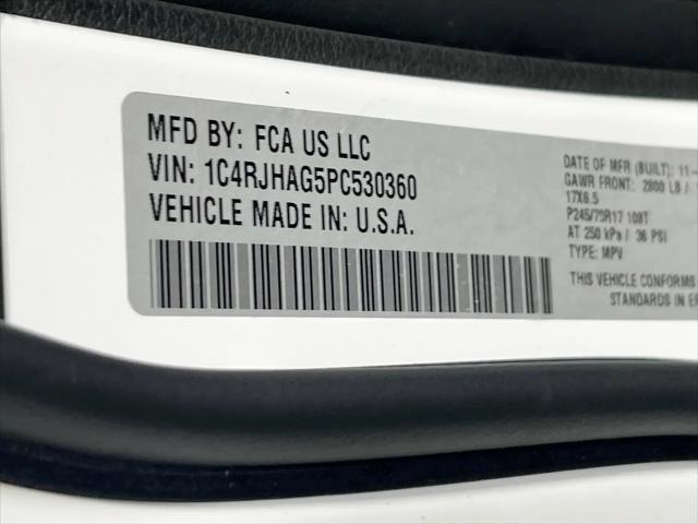 2023 Jeep Grand Cherokee Laredo 4x4