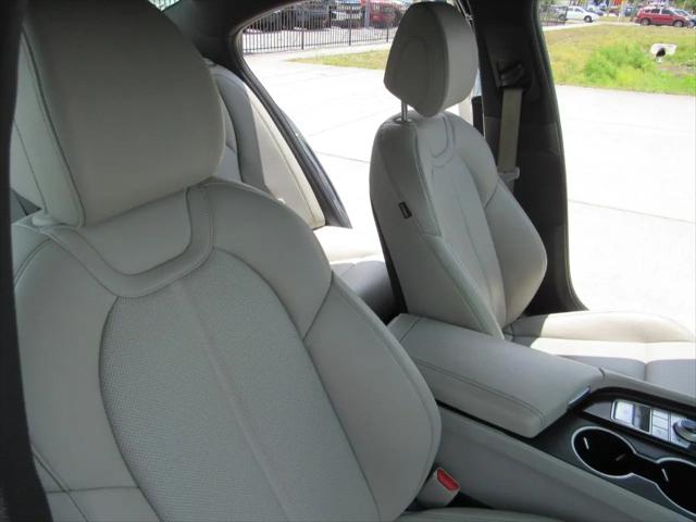 2022 Genesis G70 2.0T RWD
