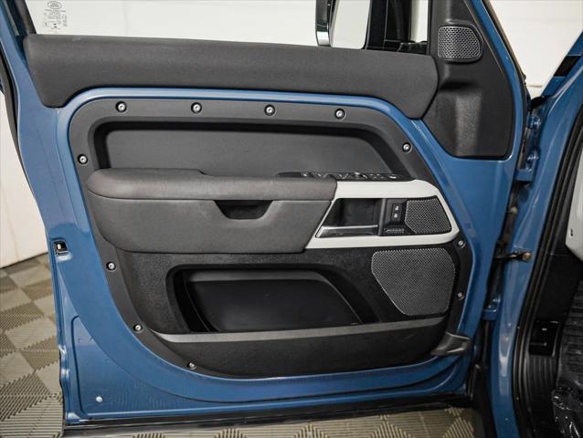 2022 Land Rover Defender 110 SE