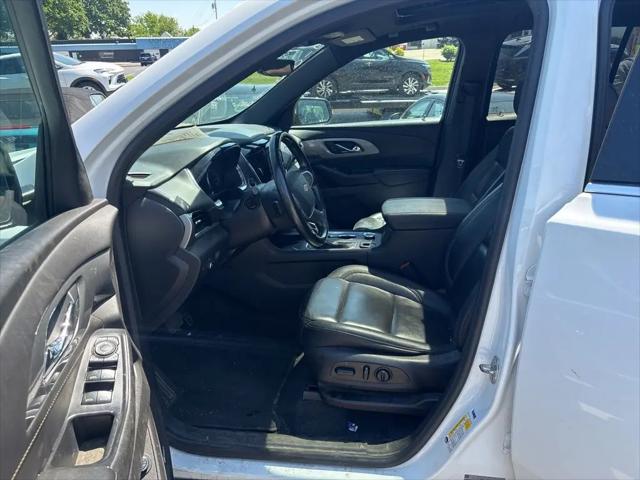 2022 Chevrolet Traverse AWD LT Leather