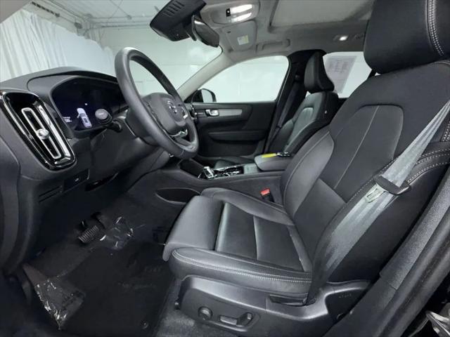 2024 Volvo XC40 B5 Plus Bright Theme