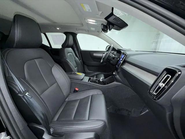 2024 Volvo XC40 B5 Plus Bright Theme
