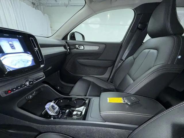2024 Volvo XC40 B5 Plus Bright Theme
