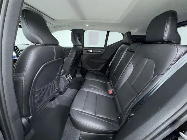 2024 Volvo XC40 B5 Plus Bright Theme