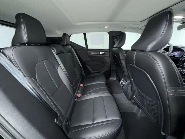 2024 Volvo XC40 B5 Plus Bright Theme