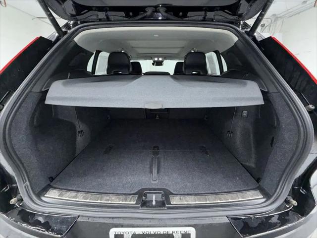 2024 Volvo XC40 B5 Plus Bright Theme