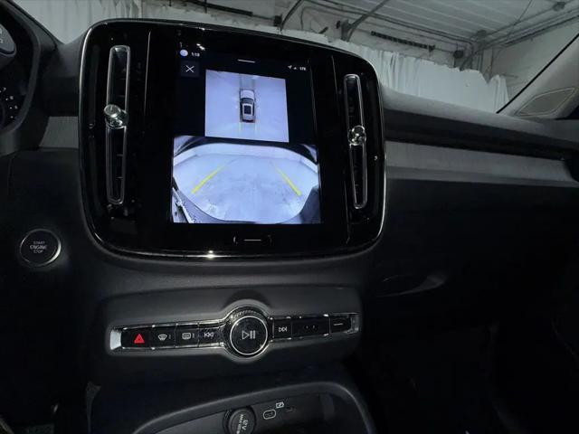2024 Volvo XC40 B5 Plus Bright Theme