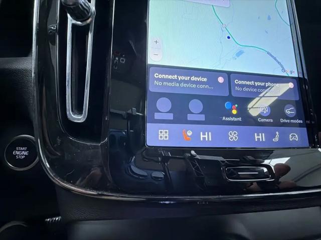 2024 Volvo XC40 B5 Plus Bright Theme