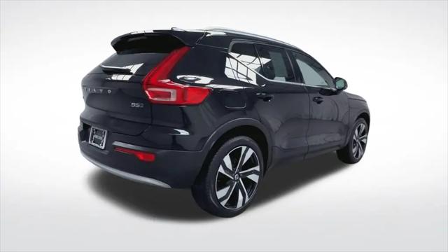 2024 Volvo XC40 B5 Plus Bright Theme