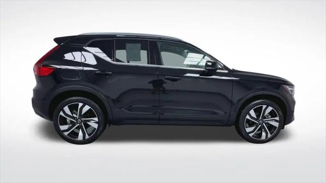 2024 Volvo XC40 B5 Plus Bright Theme