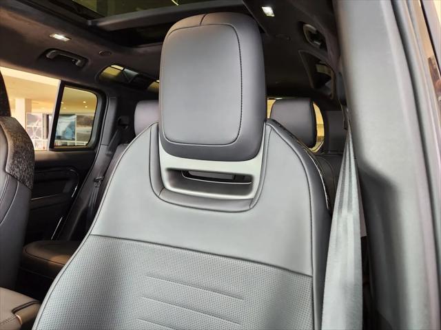 2025 Land Rover Defender P635 OCTA Edition One
