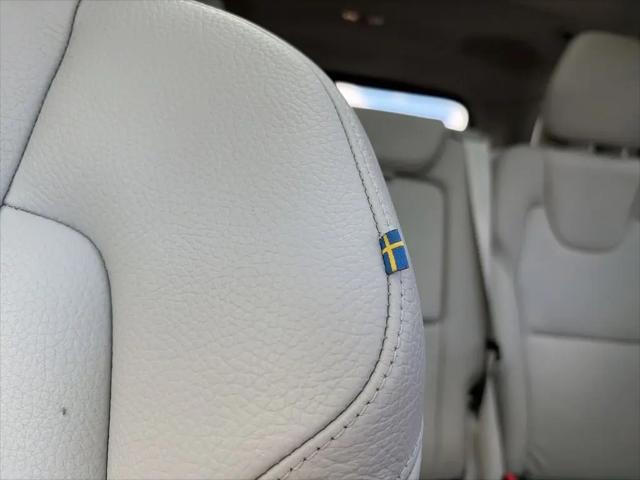 2024 Volvo XC90 B6 Plus Bright Theme 7-Seater