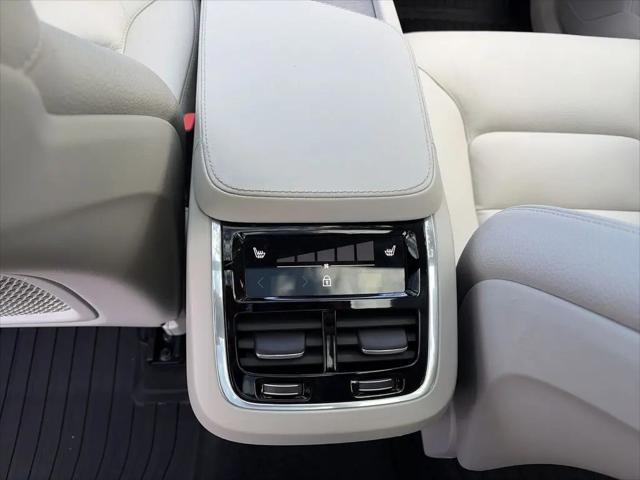 2024 Volvo XC90 B6 Plus Bright Theme 7-Seater
