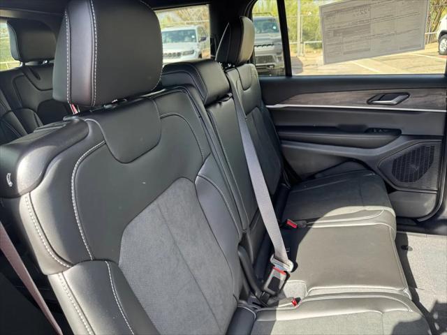 2026 Jeep Grand Cherokee L Altitude 4x4