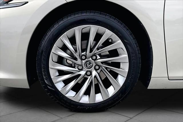 2022 Lexus ES 350 Ultra Luxury