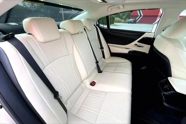 2022 Lexus ES 350 Ultra Luxury