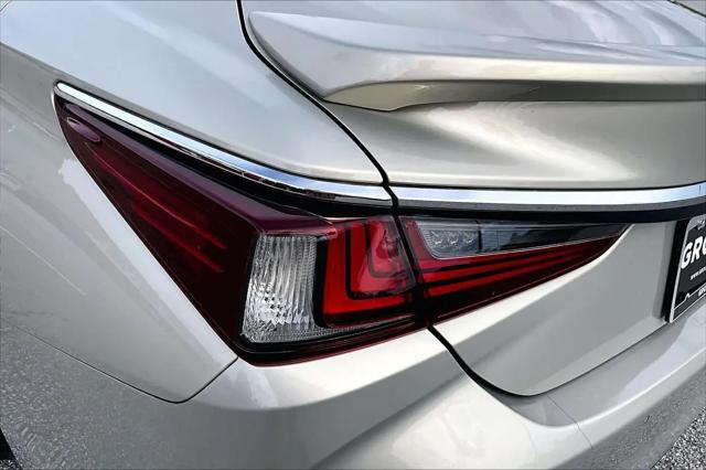 2022 Lexus ES 350 Ultra Luxury