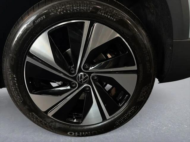 2026 Volkswagen Taos SE