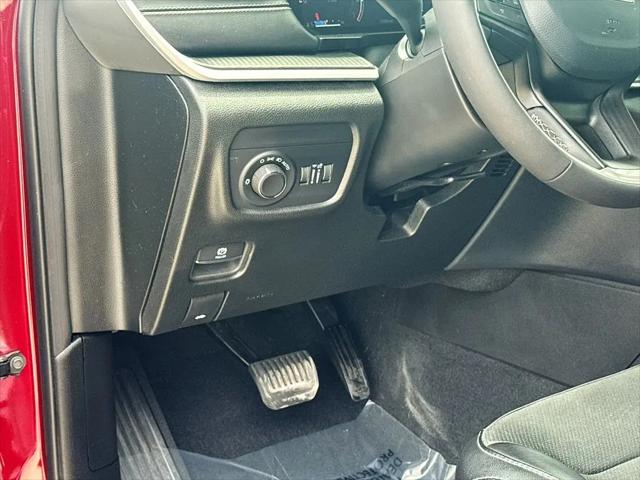 2025 Jeep Grand Cherokee L Altitude 4x2