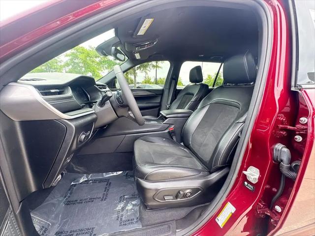 2025 Jeep Grand Cherokee L Altitude 4x2
