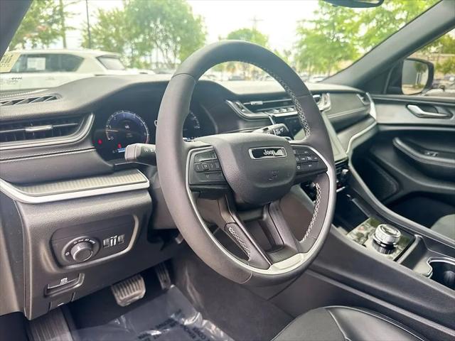 2025 Jeep Grand Cherokee L Altitude 4x2