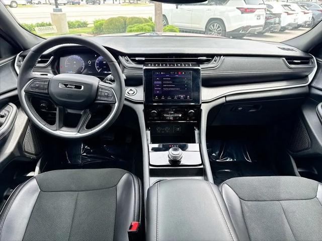 2025 Jeep Grand Cherokee L Altitude 4x2