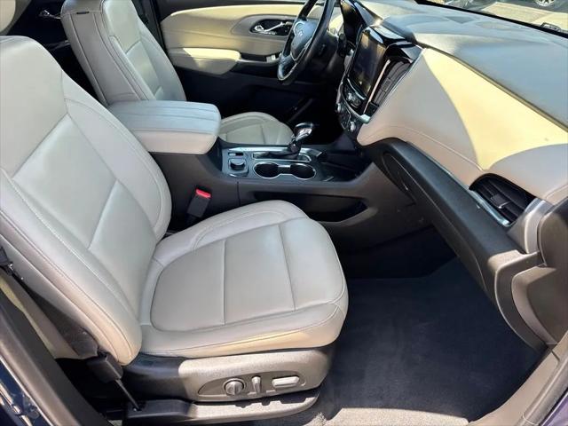 2022 Chevrolet Traverse FWD LT Leather