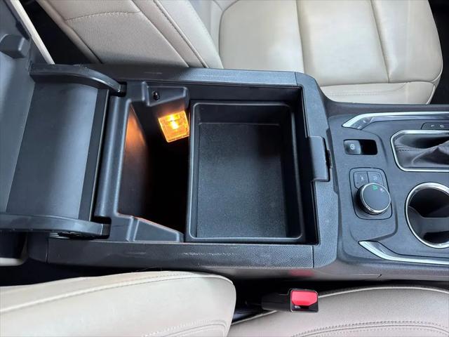 2022 Chevrolet Traverse FWD LT Leather