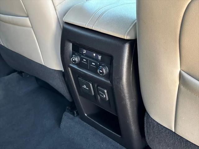 2022 Chevrolet Traverse FWD LT Leather