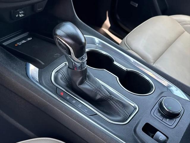2022 Chevrolet Traverse FWD LT Leather