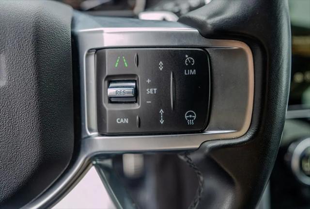 2023 Land Rover Discovery P300 S R-Dynamic