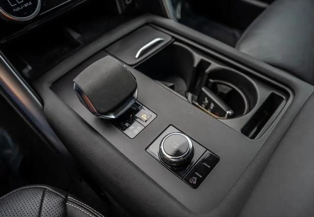 2023 Land Rover Discovery P300 S R-Dynamic