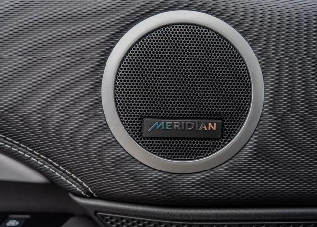 2023 Land Rover Discovery P300 S R-Dynamic