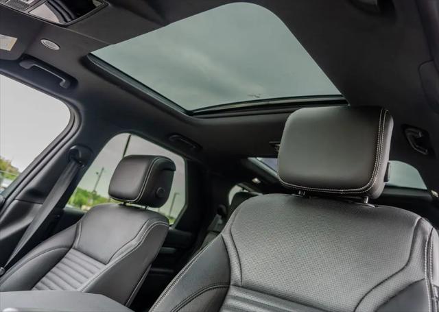 2023 Land Rover Discovery P300 S R-Dynamic