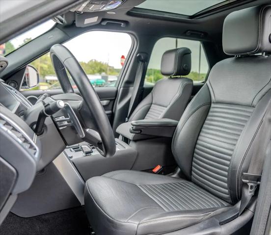 2023 Land Rover Discovery P300 S R-Dynamic