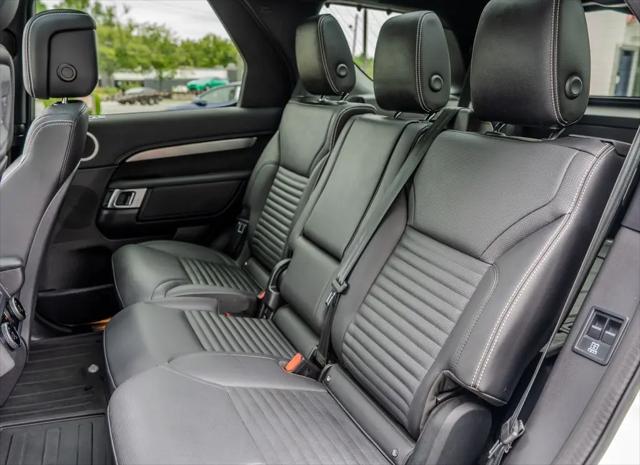 2023 Land Rover Discovery P300 S R-Dynamic