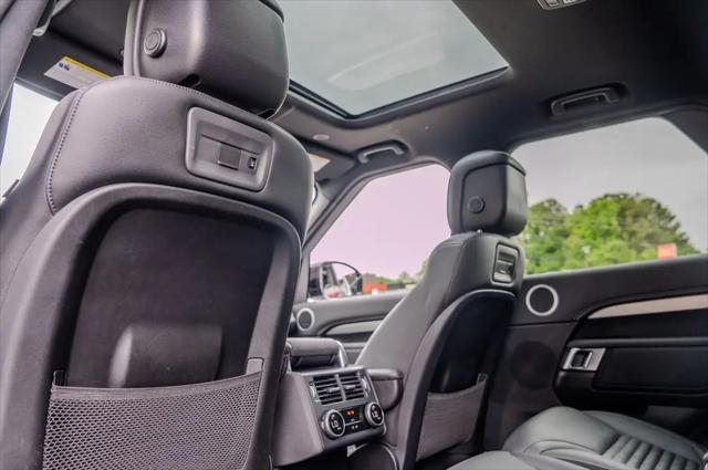 2023 Land Rover Discovery P300 S R-Dynamic