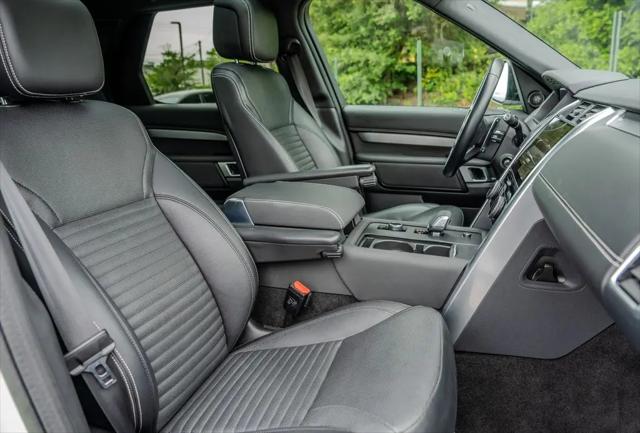 2023 Land Rover Discovery P300 S R-Dynamic