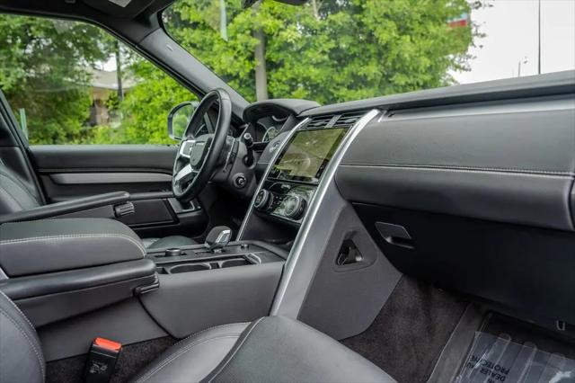 2023 Land Rover Discovery P300 S R-Dynamic