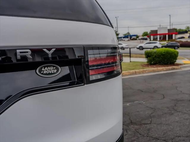 2023 Land Rover Discovery P300 S R-Dynamic